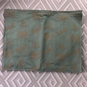 Trillium Cloth Embroidered Placemats Bundle of Four
